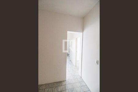 Corredor de casa para alugar com 2 quartos, 65m² em Vila Silva Ribeiro, Carapicuíba