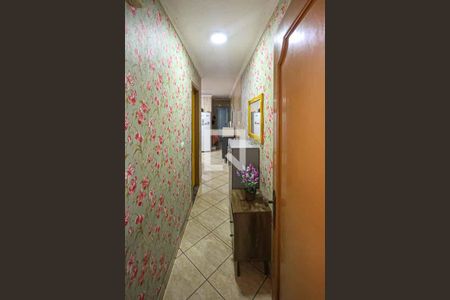 Corredor de casa à venda com 4 quartos, 99m² em Vila Fatima, São Paulo