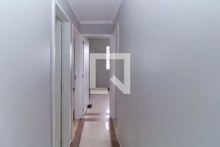 Corredor dos Quartos de apartamento à venda com 3 quartos, 61m² em Vila Lucia, São Paulo