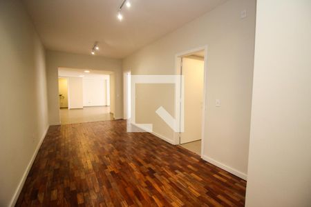 Sala de estar de apartamento à venda com 2 quartos, 157m² em Rio Branco, Porto Alegre