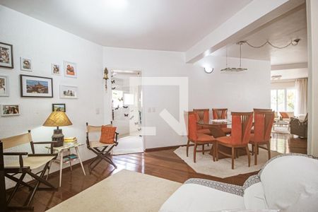 Sala de casa à venda com 3 quartos, 306m² em Santo Antônio, Porto Alegre