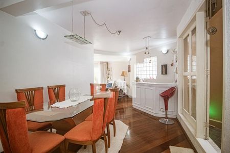 Sala de casa à venda com 3 quartos, 306m² em Santo Antônio, Porto Alegre