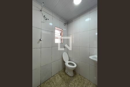 Banheiro de casa para alugar com 1 quarto, 55m² em Vila Nhocuné, São Paulo