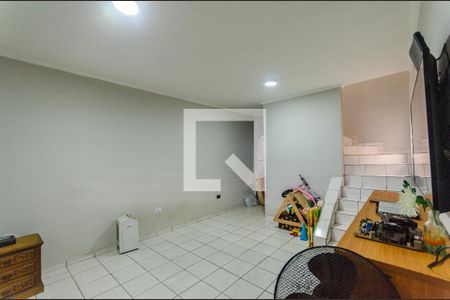 Sala de casa à venda com 4 quartos, 101m² em Vila Palmeiras, São Paulo