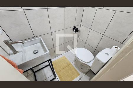 Lavabo de apartamento para alugar com 1 quarto, 90m² em Macuco, Santos