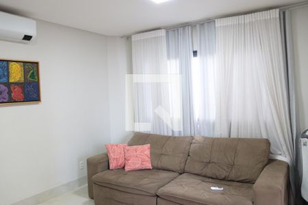 Sala de TV de casa de condomínio para alugar com 4 quartos, 380m² em Setor Progresso, Goiânia