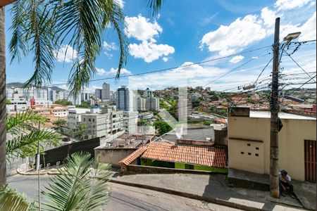 Varanda da Sala de casa para alugar com 3 quartos, 270m² em Palmeiras, Belo Horizonte