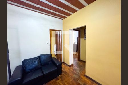 Sala de casa à venda com 4 quartos, 97m² em Centro, Contagem