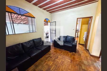 Sala de casa à venda com 4 quartos, 97m² em Centro, Contagem