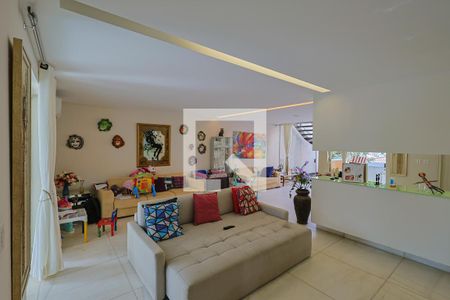 Sala de casa à venda com 5 quartos, 740m² em Vila Paris, Belo Horizonte