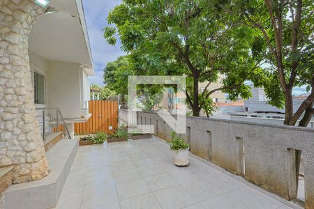 Varanda de casa à venda com 5 quartos, 740m² em Vila Paris, Belo Horizonte