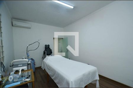 Quarto casa1 de casa à venda com 4 quartos, 300m² em Pompéia, Belo Horizonte