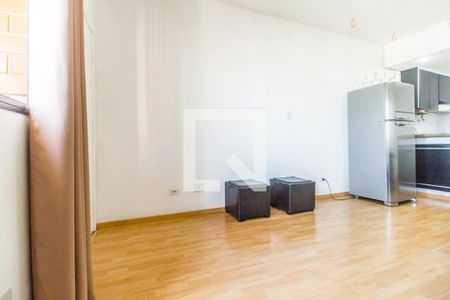 Sala de TV de apartamento à venda com 1 quarto, 56m² em Alphaville Industrial, Barueri