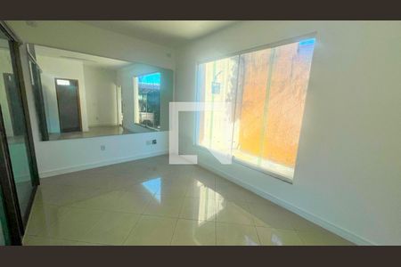 Sala de casa à venda com 3 quartos, 198m² em Novo Glória, Belo Horizonte