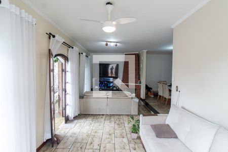 Sala de casa para alugar com 3 quartos, 500m² em Jardim Guapira, São Paulo