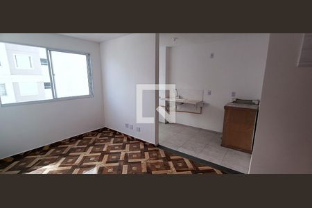 Sala de apartamento para alugar com 2 quartos, 48m² em Vila Suzana, São Paulo