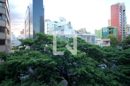 Vista da Sala de apartamento à venda com 3 quartos, 110m² em Carmo, Belo Horizonte