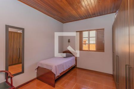 Quarto 2 de casa à venda com 5 quartos, 360m² em Parque Sao Joao Batista, Belo Horizonte
