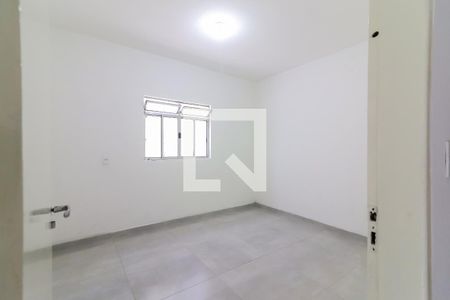 Sala / Quarto  de casa para alugar com 2 quartos, 70m² em Jardim Joao Xxiii, São Paulo