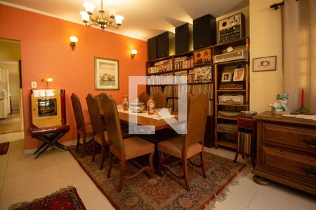 Sala de casa à venda com 3 quartos, 220m² em Vila Elvira, São Paulo