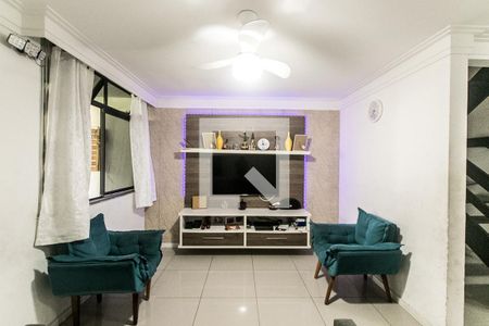 Sala de casa de condomínio para alugar com 4 quartos, 221m² em Piatã, Salvador