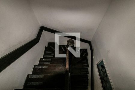 Escadas de casa de condomínio para alugar com 4 quartos, 221m² em Piatã, Salvador