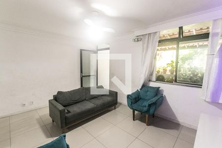 Sala de casa de condomínio para alugar com 4 quartos, 221m² em Piatã, Salvador