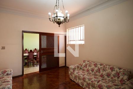 Sala de casa à venda com 4 quartos, 380m² em Santa Efigênia, Belo Horizonte