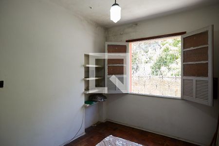 Quarto de casa à venda com 4 quartos, 380m² em Santa Efigênia, Belo Horizonte