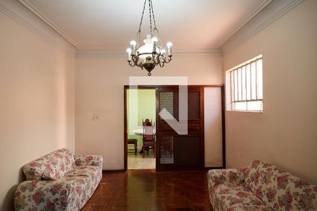 Sala de casa à venda com 4 quartos, 380m² em Santa Efigênia, Belo Horizonte