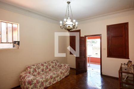 Sala de casa à venda com 4 quartos, 380m² em Santa Efigênia, Belo Horizonte