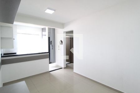 Sala de apartamento para alugar com 2 quartos, 50m² em Santa Mônica, Uberlândia