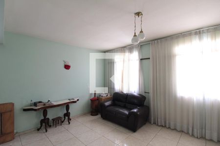 Sala de casa para alugar com 7 quartos, 250m² em Santa Amelia, Belo Horizonte