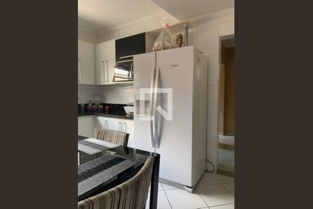 Casa à venda com 5 quartos, 230m² em Vila Antonieta, São Paulo