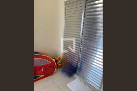 Casa à venda com 5 quartos, 230m² em Vila Antonieta, São Paulo