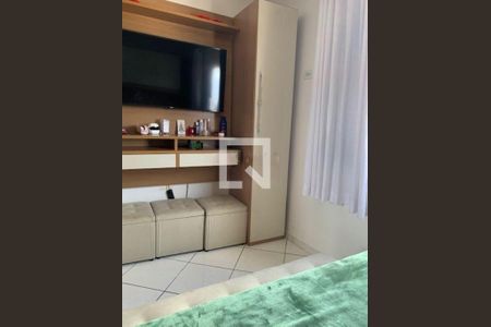 Casa à venda com 5 quartos, 230m² em Vila Antonieta, São Paulo