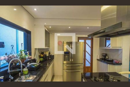 Casa à venda com 4 quartos, 400m² em Jardim Textil, São Paulo