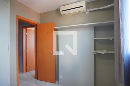 Quarto 2 de apartamento para alugar com 2 quartos, 44m² em Humaitá, Porto Alegre