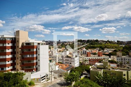 Sala de apartamento para alugar com 4 quartos, 140m² em Fernão Dias, Belo Horizonte