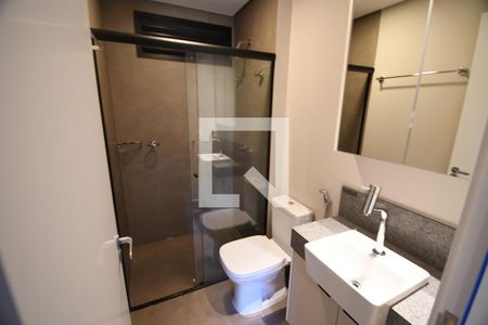 Banheiro de kitnet/studio para alugar com 1 quarto, 17m² em Cidade Universitária, Campinas