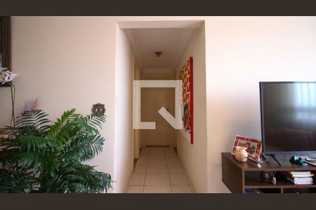 Corredor de apartamento à venda com 3 quartos, 82m² em Vila Ema, São Paulo