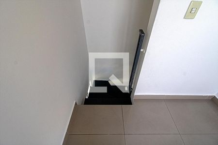 Corredor de apartamento para alugar com 3 quartos, 83m² em Vila Água Funda, São Paulo