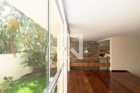 Sala de casa à venda com 4 quartos, 281m² em Jardim Luzitania, São Paulo