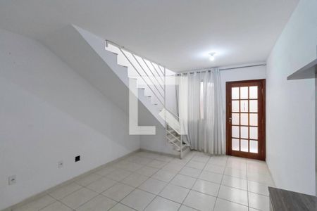 Sala  de casa de condomínio para alugar com 2 quartos, 82m² em Céu Azul, Belo Horizonte