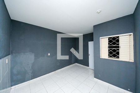 Quarto de casa para alugar com 3 quartos, 70m² em Vila Antonieta, São Paulo