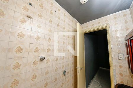 Banheiro de casa para alugar com 3 quartos, 70m² em Vila Antonieta, São Paulo