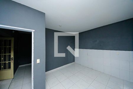 Quarto de casa para alugar com 3 quartos, 70m² em Vila Antonieta, São Paulo