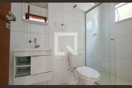 Banheiro da suíte de apartamento para alugar com 2 quartos, 53m² em Jardim Paraiso, Santo André