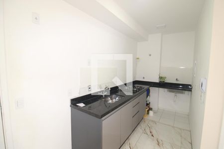 Sala / Cozinha de apartamento para alugar com 2 quartos, 45m² em Vila Diva, São Paulo