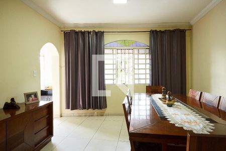 Sala de casa à venda com 5 quartos, 237m² em Boa Vista, Belo Horizonte